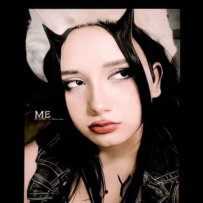 Wallesstitan25_girl